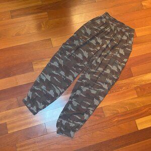 Camo joggers size medium lightweight